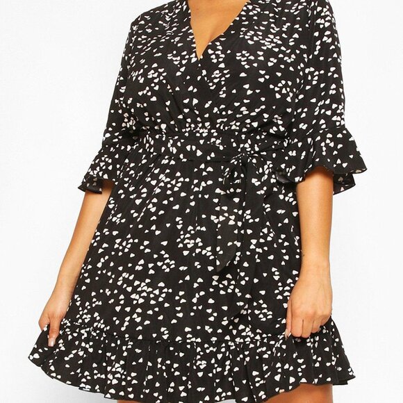Boohoo Black and White Heart Print Wrap Skater Dress Womens Size 18 NWT - Picture 1 of 14